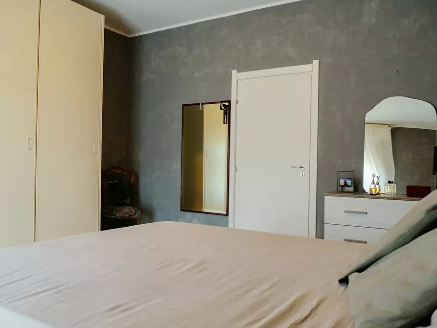 Immagine 8 di Camera in affitto  in Via Enrico De Nicola a Milano