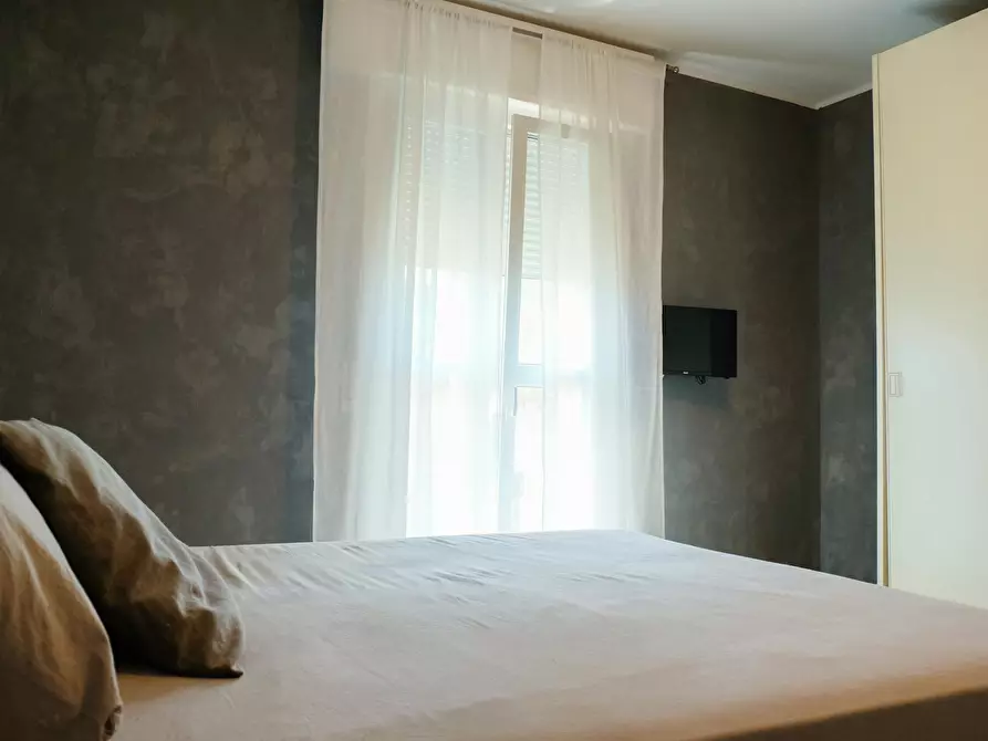 Immagine 6 di Camera in affitto  in Via Enrico De Nicola a Milano