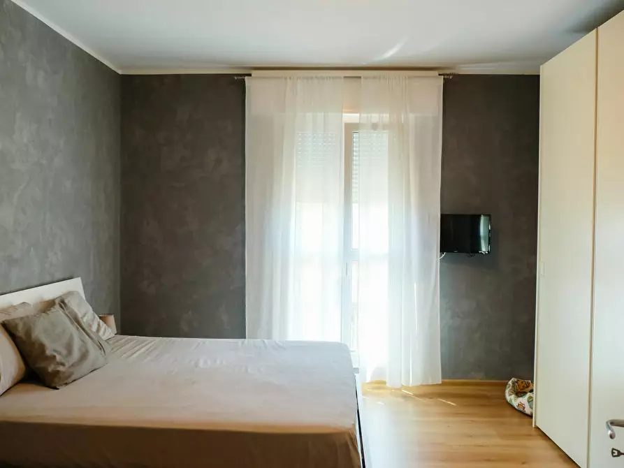 Immagine 2 di Camera in affitto  in Via Enrico De Nicola a Milano