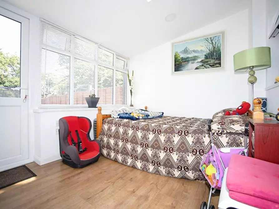 Immagine 2 di Camera in affitto  in Valley Road a Gillingham