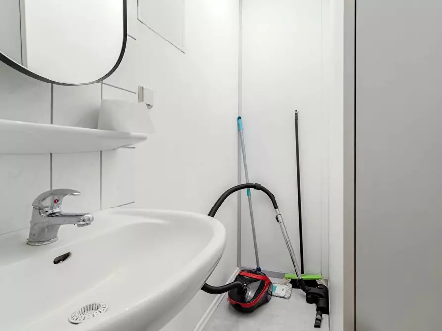 Immagine 9 di Appartamento in affitto  in Holsteiner Straße a Magdeburg