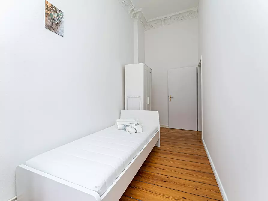 Immagine 9 di Camera in affitto  in Kantstraße a Berlin