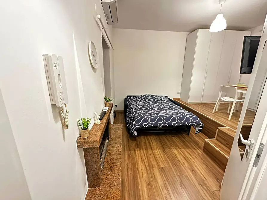 Immagine 4 di Appartamento in affitto  in Via Sartirana a Milano