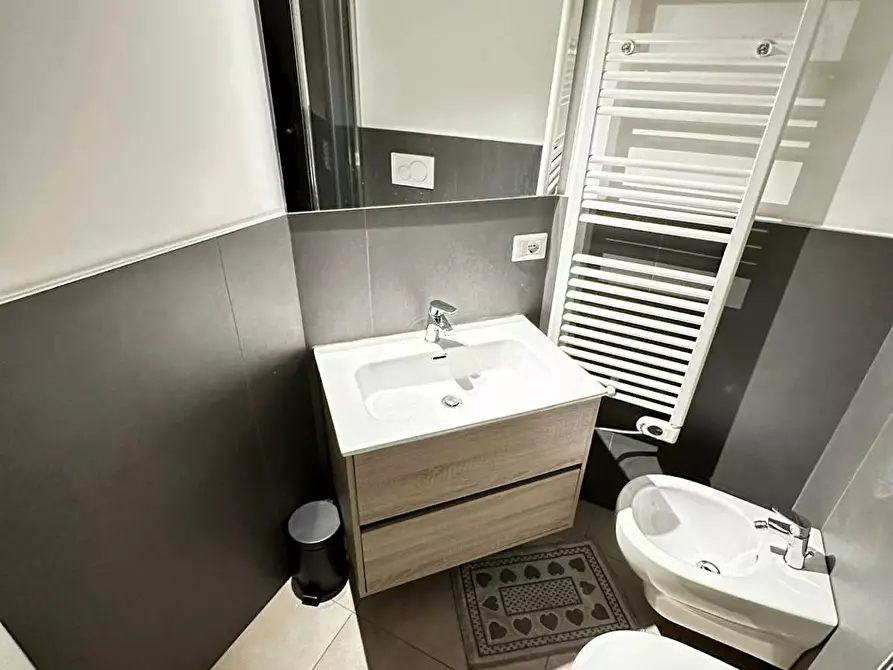 Immagine 9 di Appartamento in affitto  in Via Sartirana a Milano