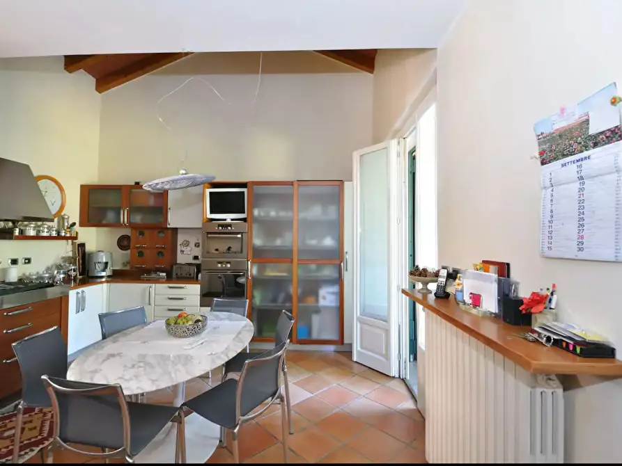 Immagine 10 di Camera in affitto  in Via Cristoforo Colombo a Carate Brianza