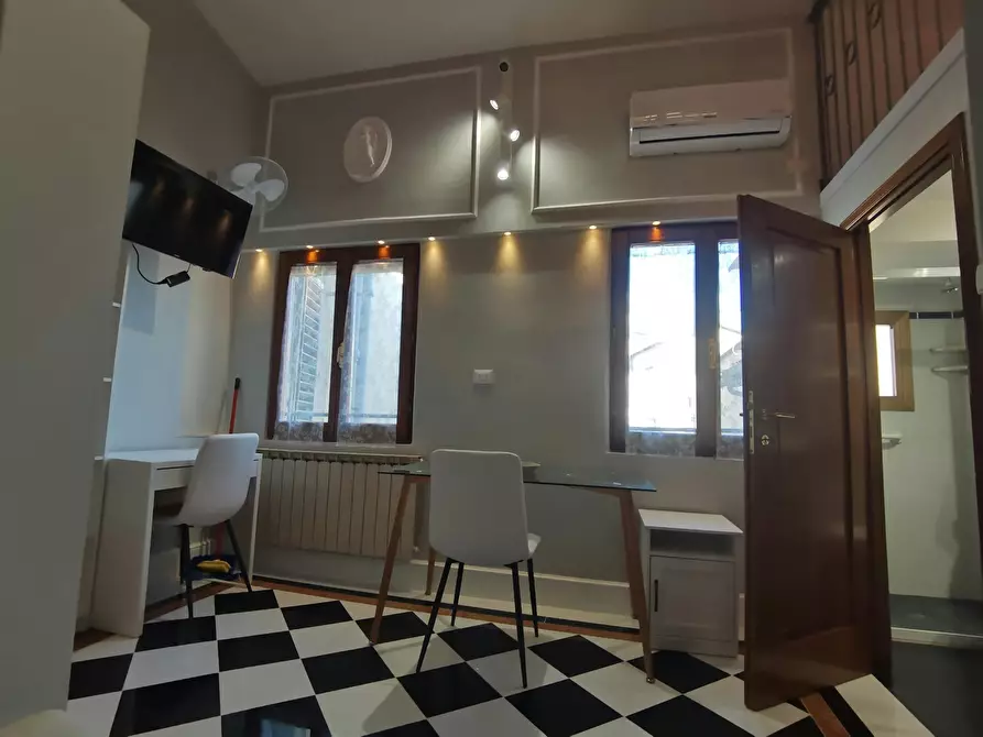 Immagine 1 di Appartamento in affitto  in Via del Leone a Firenze