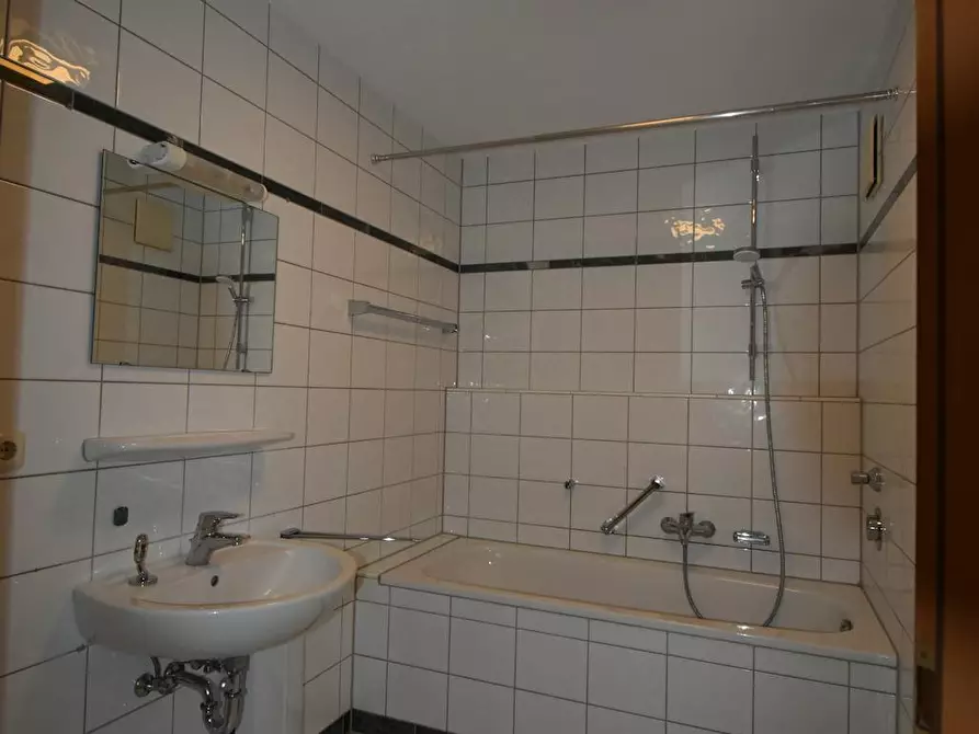 Immagine 3 di Appartamento in affitto  in Emil-Kemper-Straße a Essen