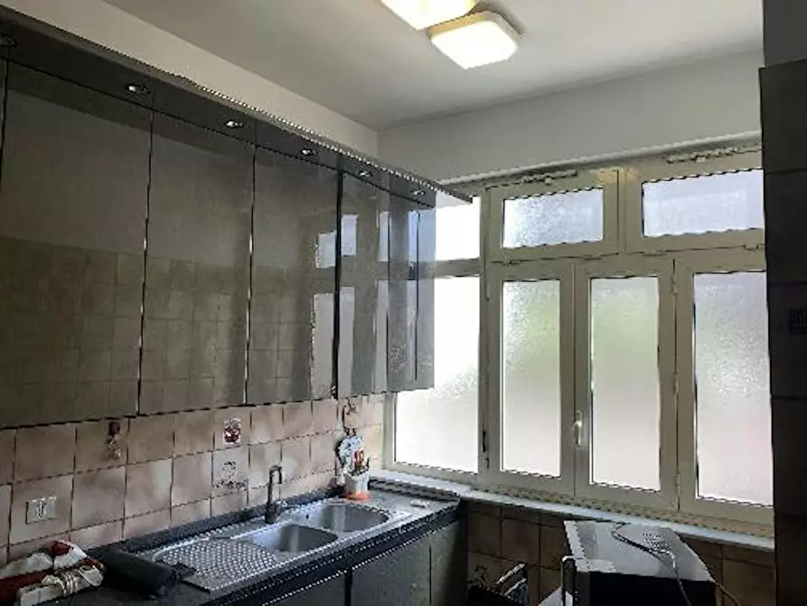 Immagine 10 di Camera in affitto  in Via Appia Nuova a Roma