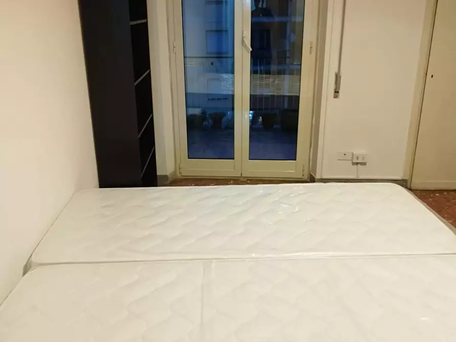 Immagine 5 di Camera in affitto  in Via Borghesano Lucchese a Roma