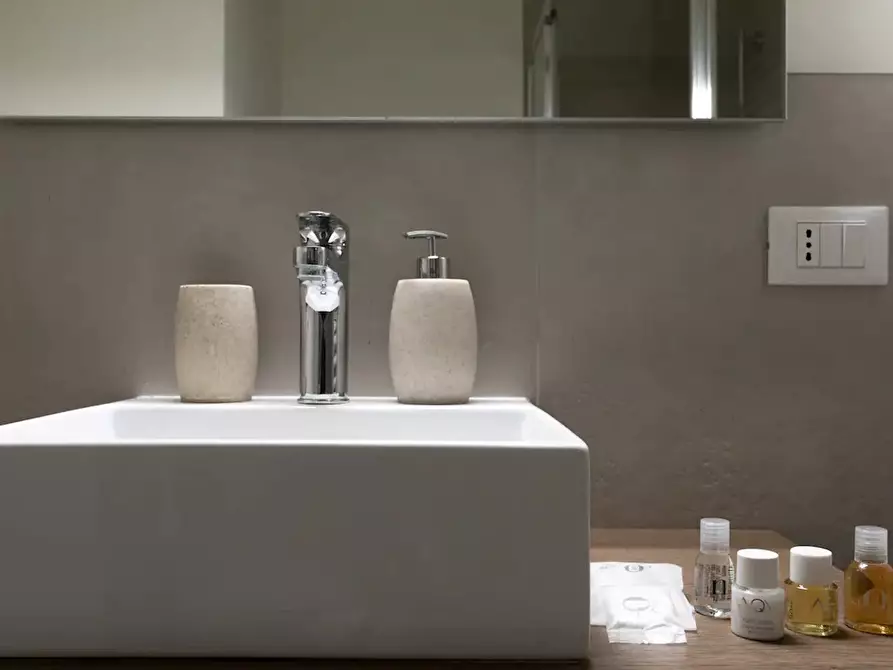 Immagine 10 di Appartamento in affitto  in Via del Santo a Padova