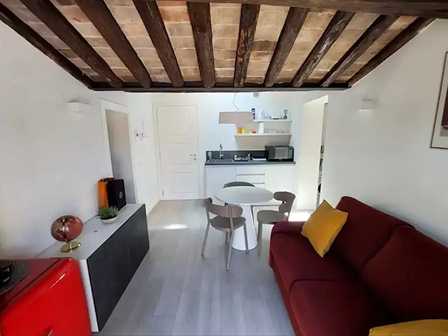 Immagine 1 di Appartamento in affitto  in Via del Santo a Padova