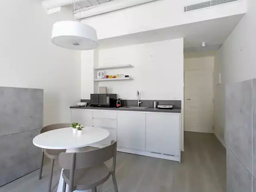 Immagine 2 di Appartamento in affitto  in Via del Santo a Padova