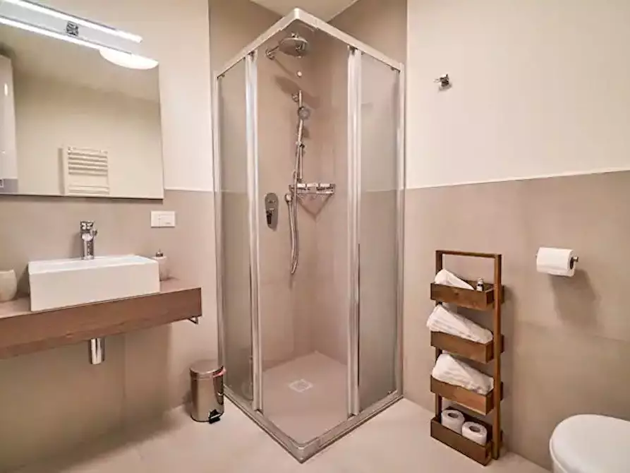 Immagine 8 di Appartamento in affitto  in Via del Santo a Padova