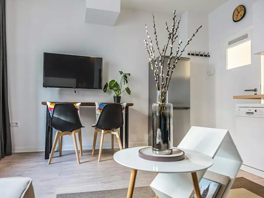 Immagine 4 di Appartamento in affitto  in Gladbacher Straße a Düsseldorf