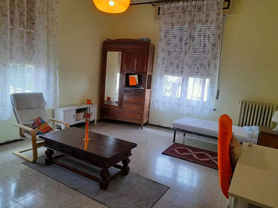 Immagine 1 di Camera in affitto  in Via Trieste a Parma