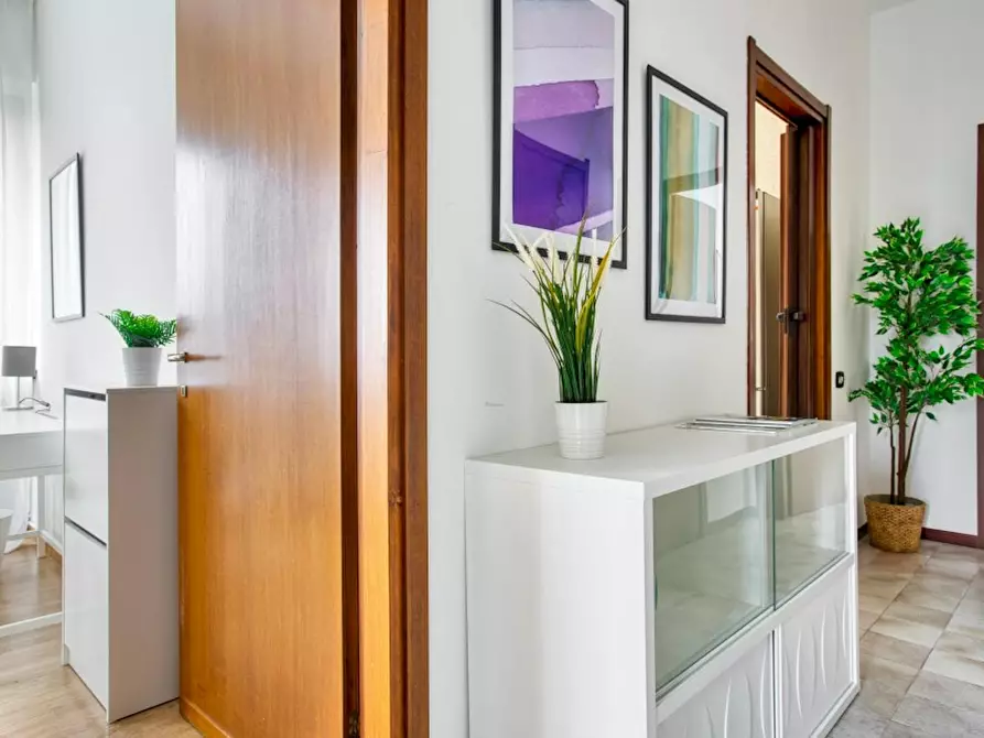 Immagine 6 di Camera in affitto  in Via Ronchi a Milano