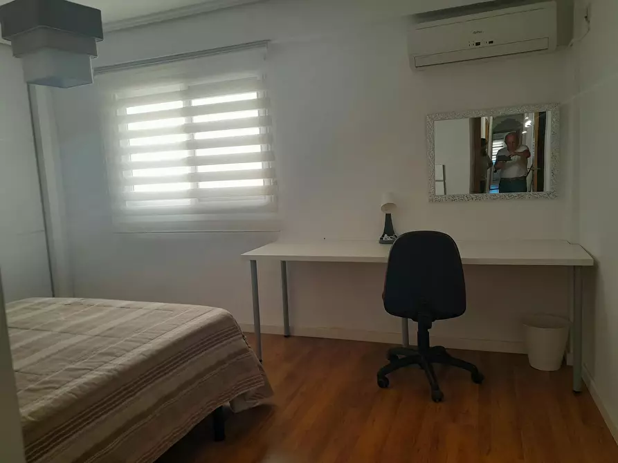 Immagine 2 di Camera in affitto  in Carrer Mendizábal a Burjassot