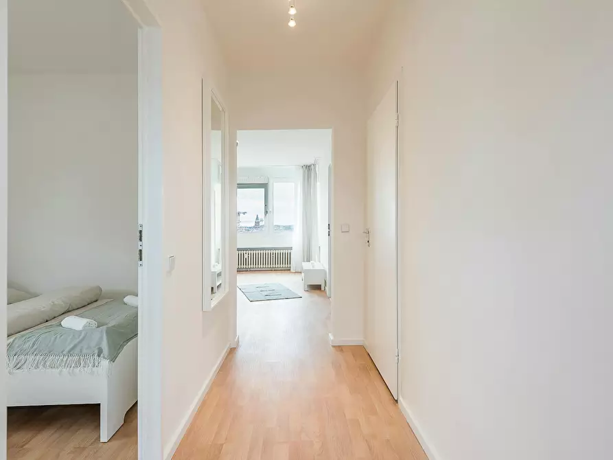 Immagine 3 di Appartamento in affitto  in Mehringplatz a Berlin Kreuzberg