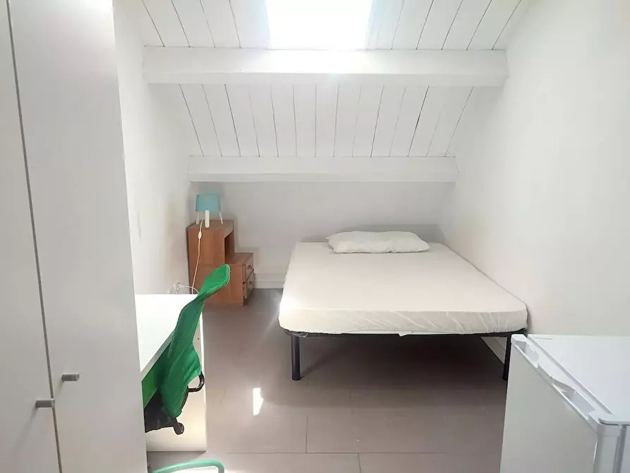 Immagine 1 di Camera in affitto  in Via di Carcaricola a Roma