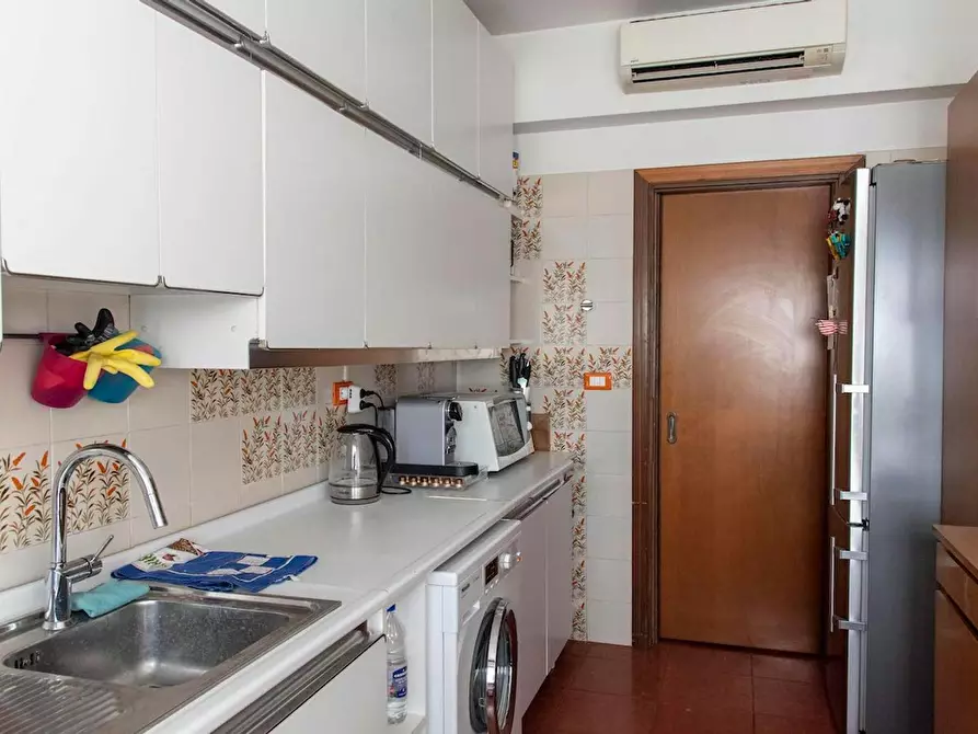 Immagine 10 di Camera in affitto  in Viale Cesare Pavese a Roma