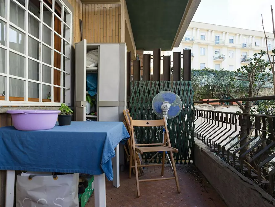 Immagine 4 di Camera in affitto  in Via Edoardo Jenner a Roma