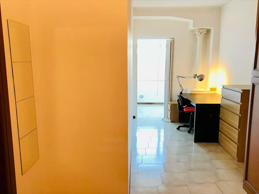 Immagine 3 di Camera in affitto  in Via Gregorio Ricci Curbastro a Roma