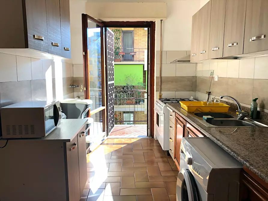 Immagine 5 di Camera in affitto  in Via Francesco Orestano a Roma