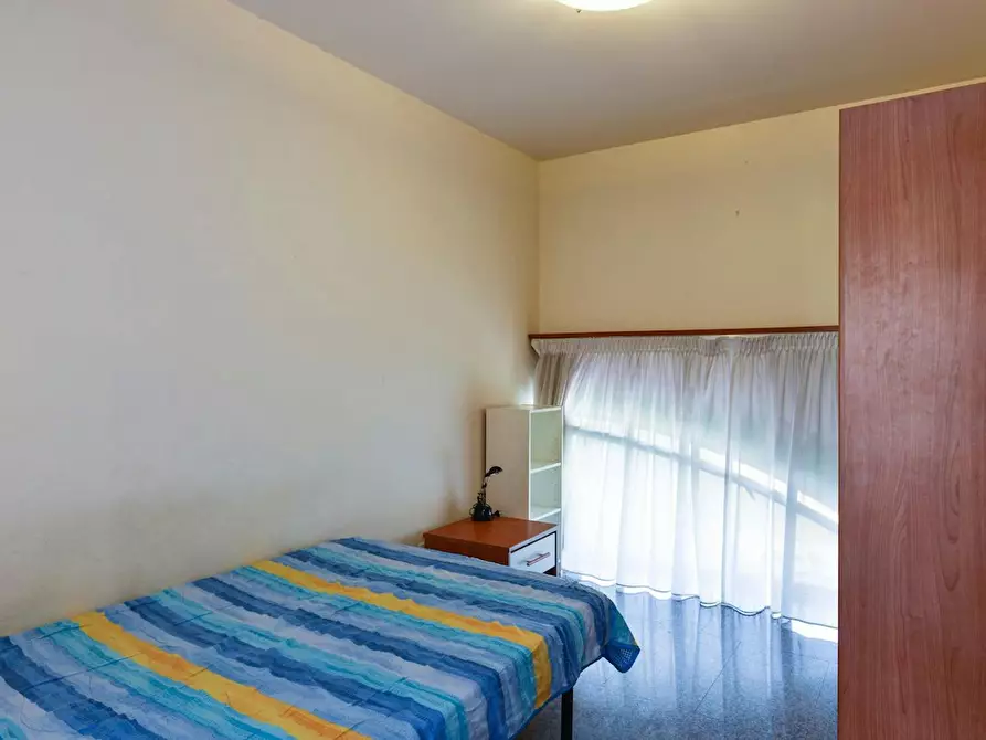 Immagine 2 di Camera in affitto  in Via Alessandro Brisse a Roma