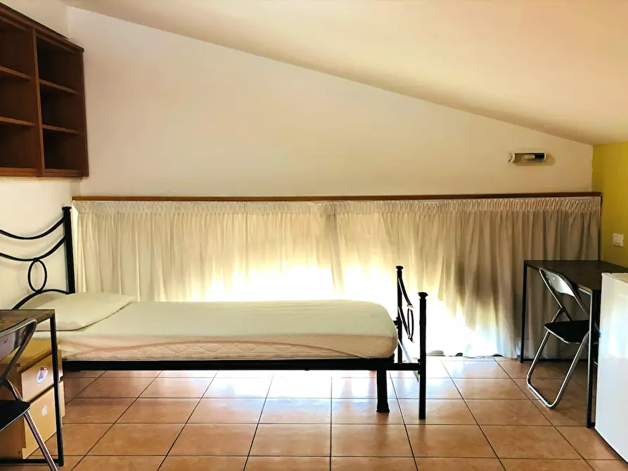 Immagine 3 di Camera condivisa in affitto  in Via Alessandro Brisse a Roma