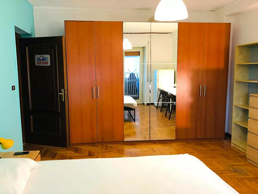 Immagine 4 di Camera in affitto  in Via Gregorio Ricci Curbastro a Roma