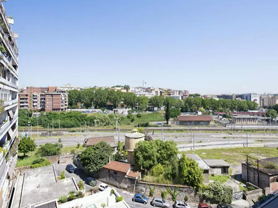 Immagine 10 di Camera in affitto  in Via Gregorio Ricci Curbastro a Roma
