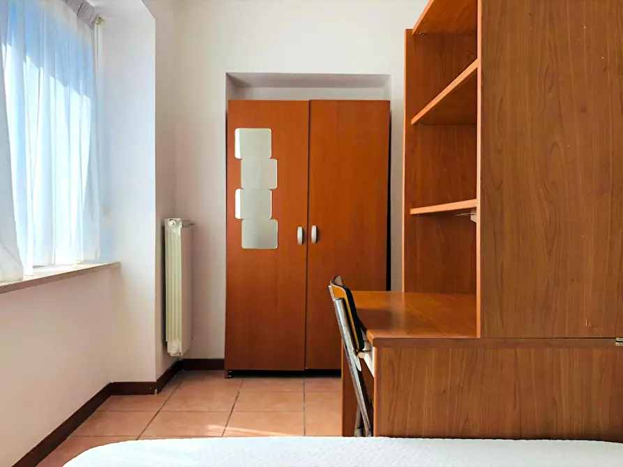 Immagine 3 di Camera in affitto  in Via Alessandro Brisse a Roma