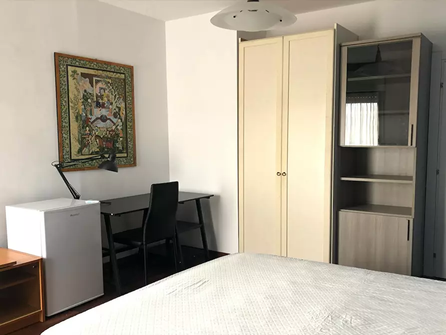 Immagine 4 di Camera in affitto  in Viale Cesare Pavese a Roma