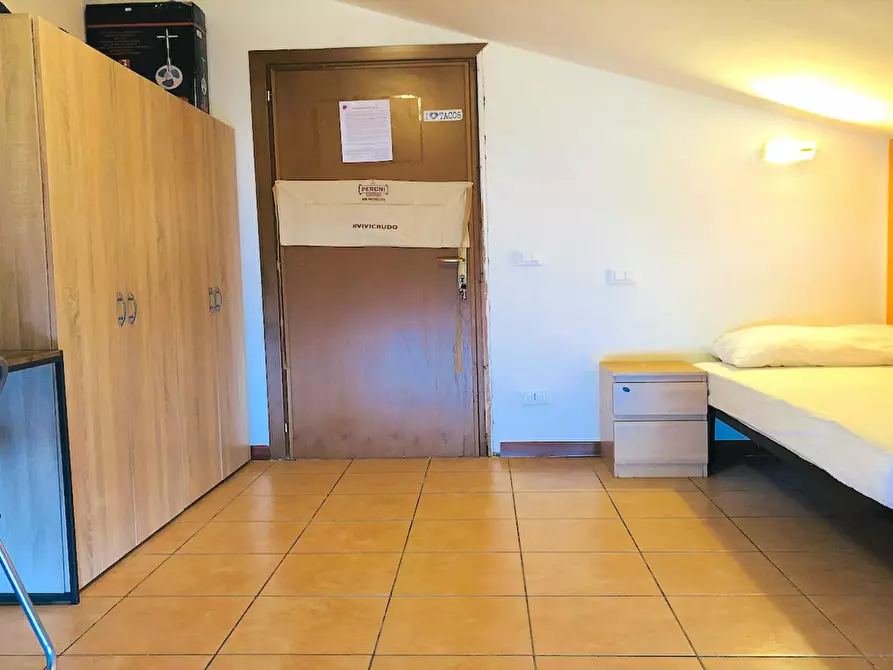 Immagine 4 di Camera condivisa in affitto  in Via Alessandro Brisse a Roma