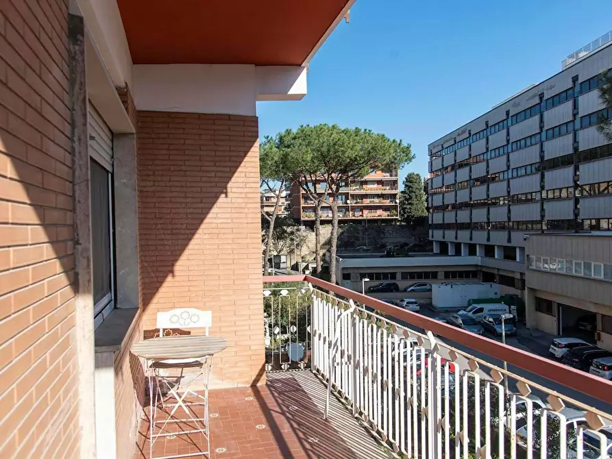 Immagine 6 di Camera in affitto  in Via Antonino Pio a Roma