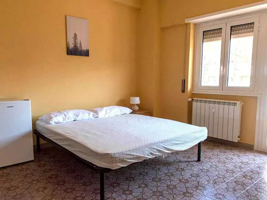 Immagine 2 di Camera in affitto  in Via Antonino Pio a Roma