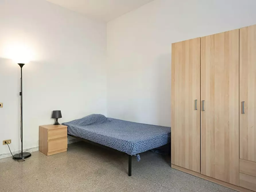 Immagine 4 di Camera in affitto  in Via Bisentina a Roma