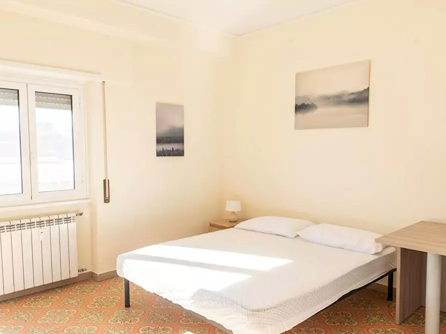 Immagine 2 di Camera in affitto  in Via Antonino Pio a Roma