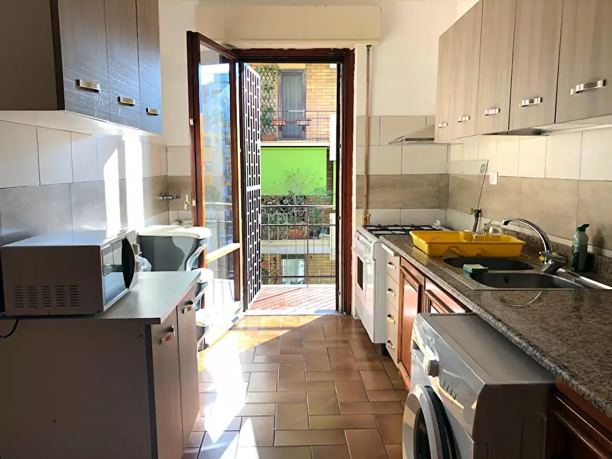 Immagine 5 di Camera in affitto  in Via Francesco Orestano a Roma