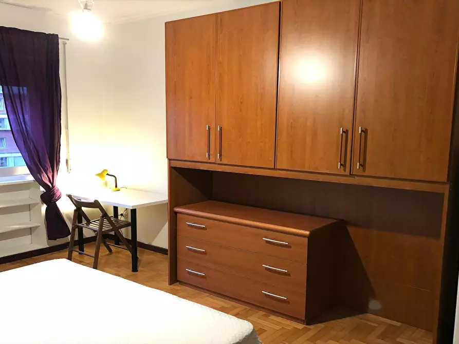 Immagine 3 di Camera in affitto  in Via Gregorio Ricci Curbastro a Roma