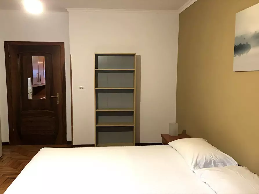 Immagine 5 di Camera in affitto  in Via Gregorio Ricci Curbastro a Roma