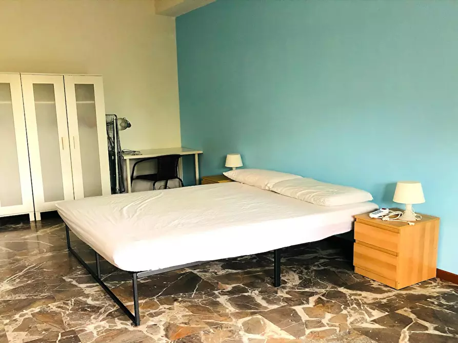 Immagine 2 di Camera in affitto  in Viale Leonardo da Vinci a Roma