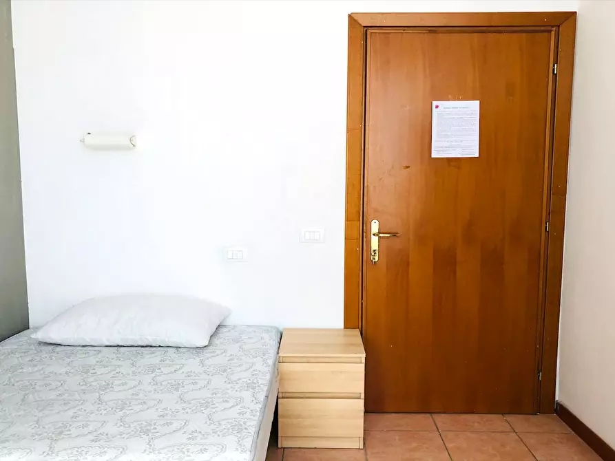 Immagine 3 di Camera in affitto  in Via Alessandro Brisse a Roma