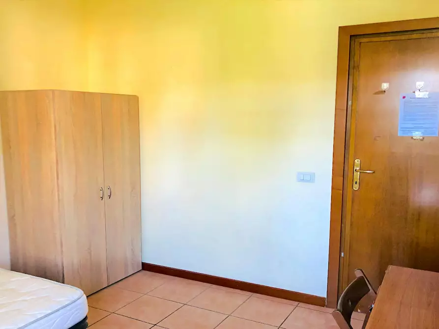 Immagine 3 di Camera in affitto  in Via Alessandro Brisse a Roma