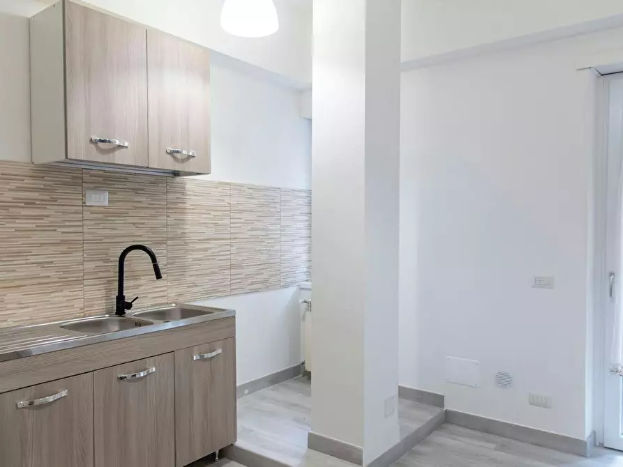 Immagine 10 di Camera in affitto  in Viale di Vigna Pia a Roma