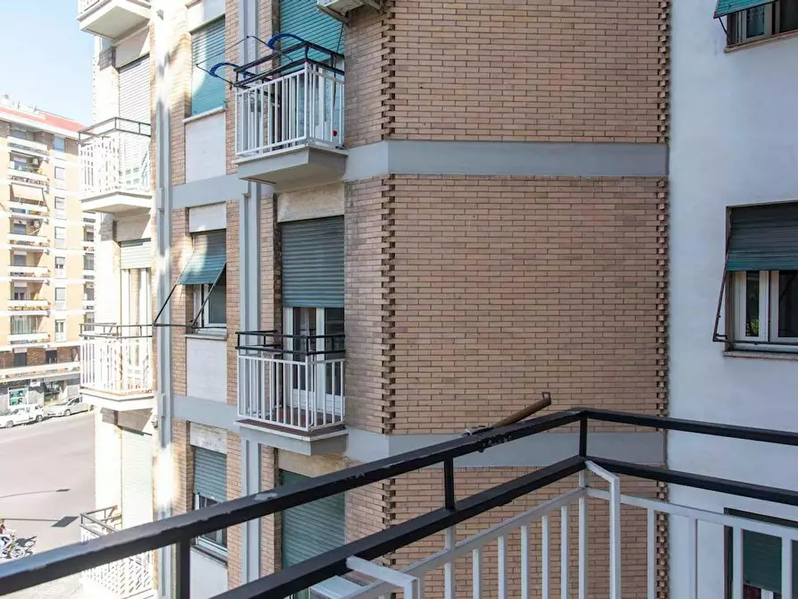 Immagine 9 di Camera in affitto  in Via Francesco Grimaldi a Roma