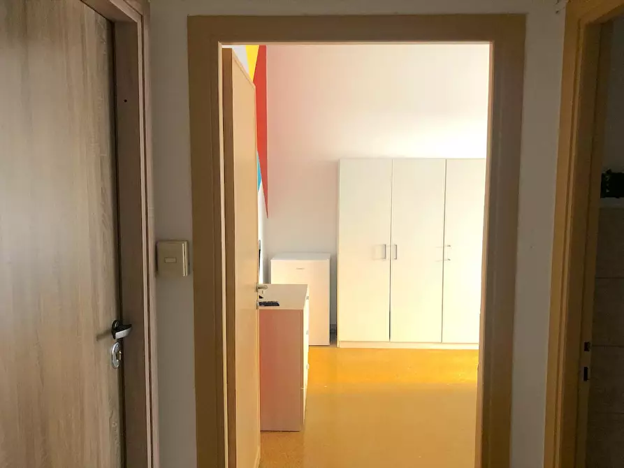 Immagine 8 di Camera in affitto  in Via Francesco Grimaldi a Roma