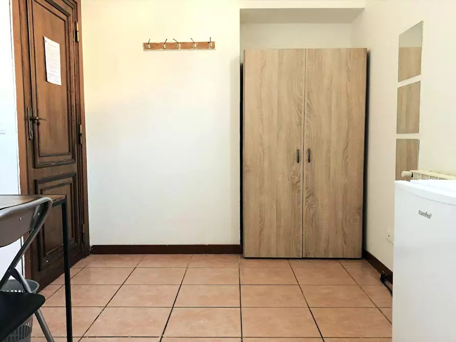 Immagine 2 di Camera in affitto  in Via Alessandro Brisse a Roma