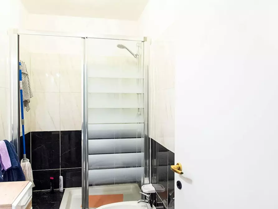 Immagine 6 di Camera in affitto  in Via Napoleone III a Roma