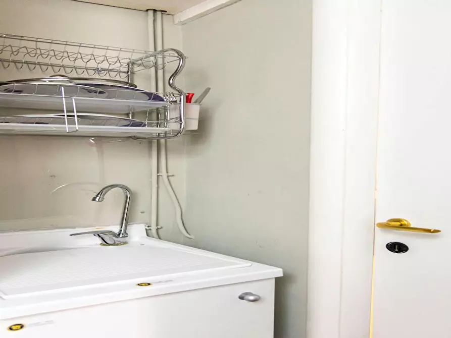 Immagine 9 di Camera in affitto  in Via Napoleone III a Roma